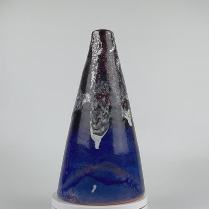 Handcrafted vase "Conico Blu Profondo"